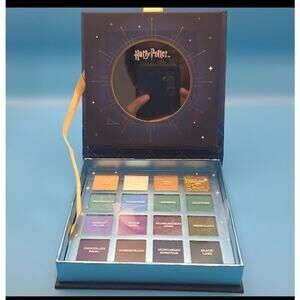 Profusion Cosmetics Harry Potter Holiday Christmas at Hogwarts 16 shade Palette